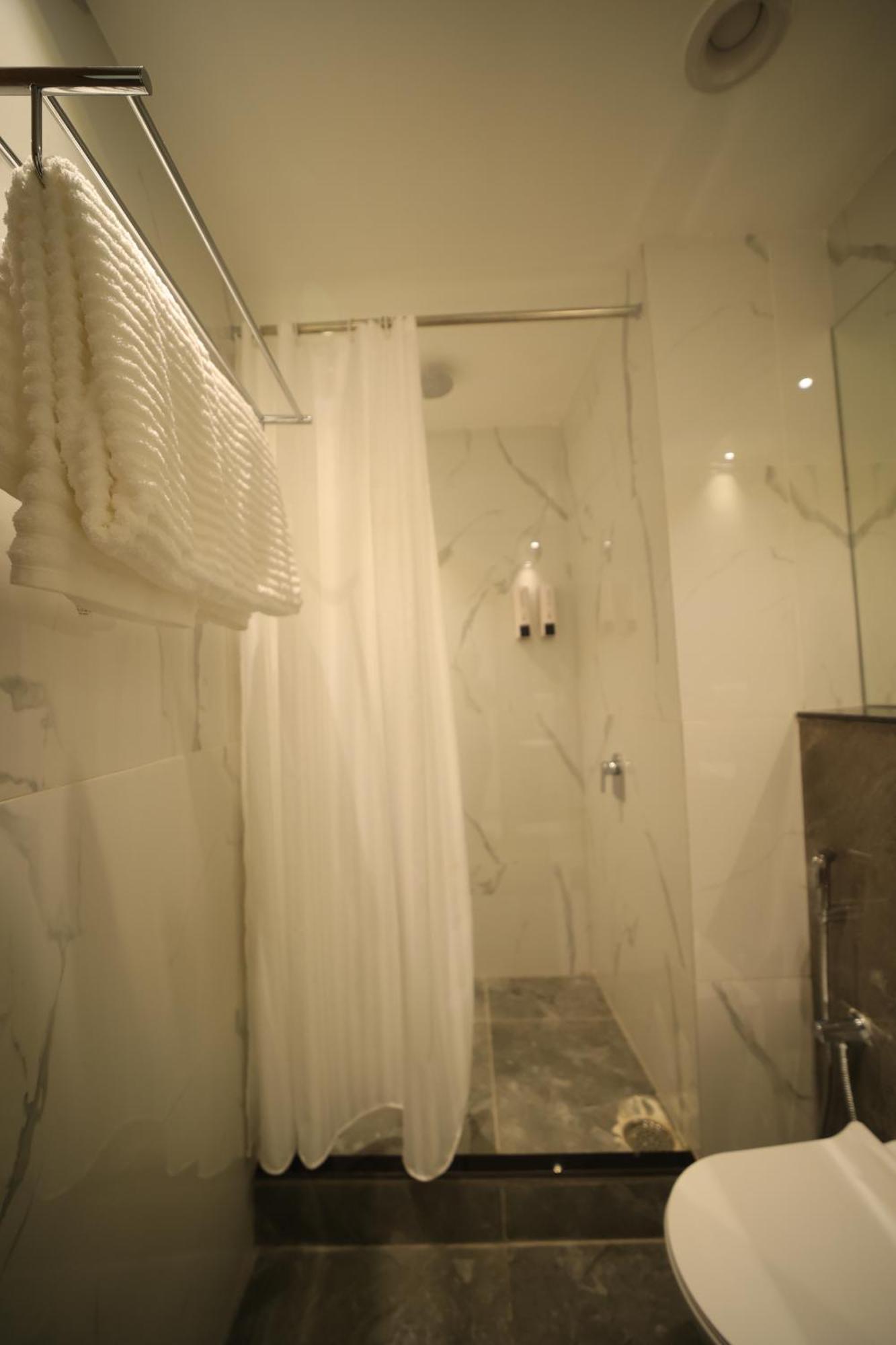 Hotel MariGold Bhubaneswar Kamer foto
